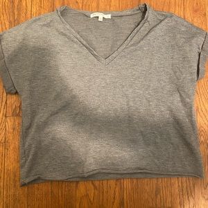 Heather grey cropped V-neck tee